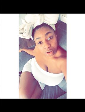 Momma Bear The Goddess Onlyfans pictures