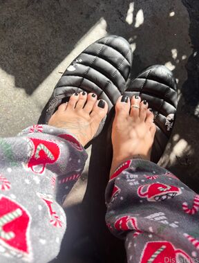 Dissa toes Onlyfans pictures